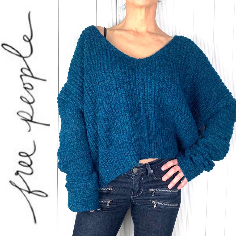 🧵|•FREE PEOPLE•| So Soft V-Neck Sweater 🧵 - Picture 3 of 10